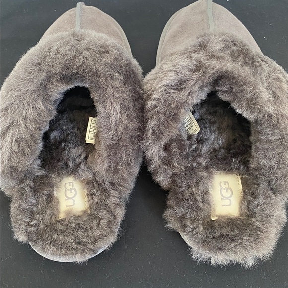 UGG Women's Slippers in Dark Gray - Picture 4 of 7